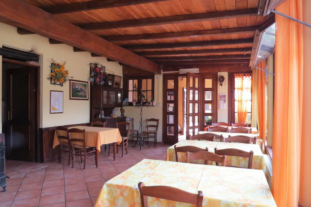 Villa Fattoria Delle Rose Salussola Exterior foto